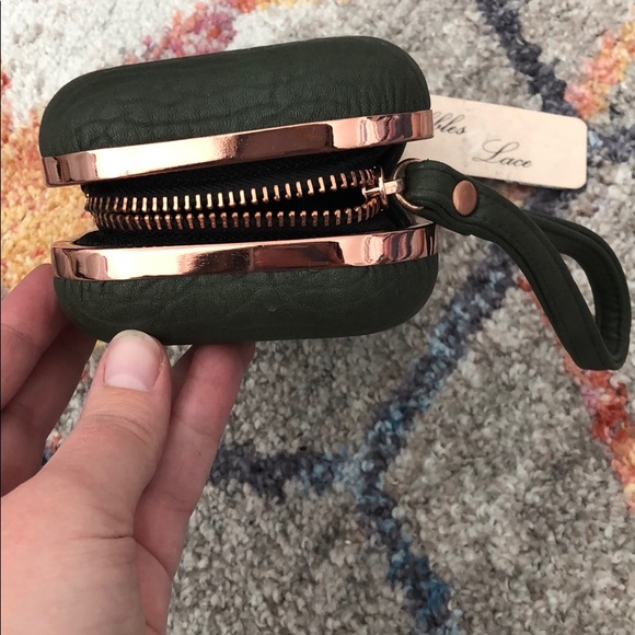 Street Level Clutch / Crossbody - Picture 3 of 10